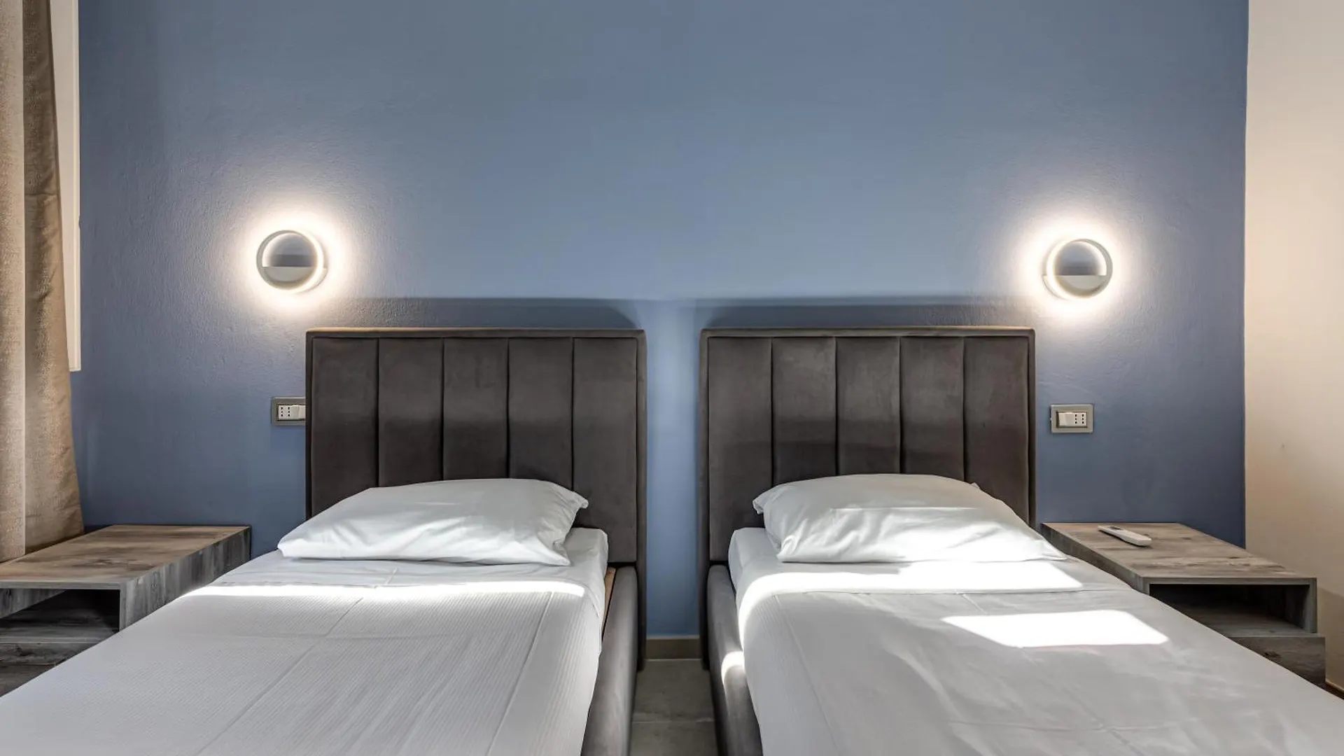 Gavin House - Sweet Dreams In Florence 0*,